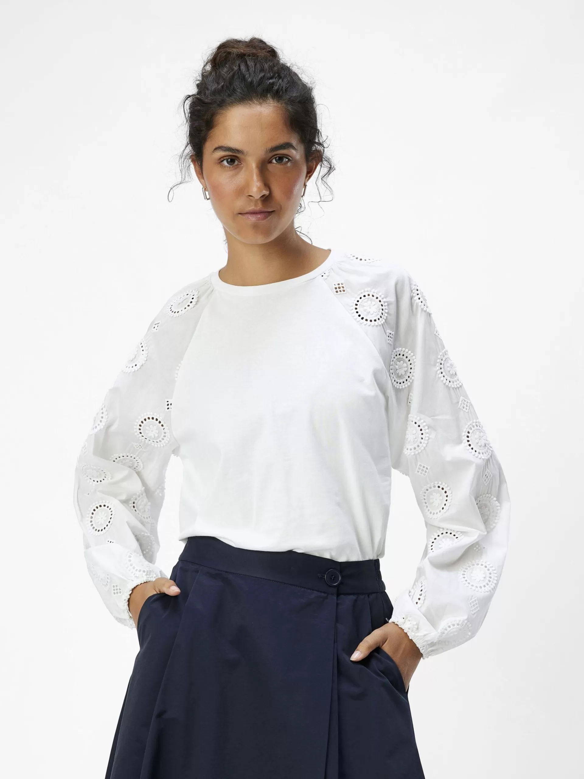 OBJECT BRODERT TOPP