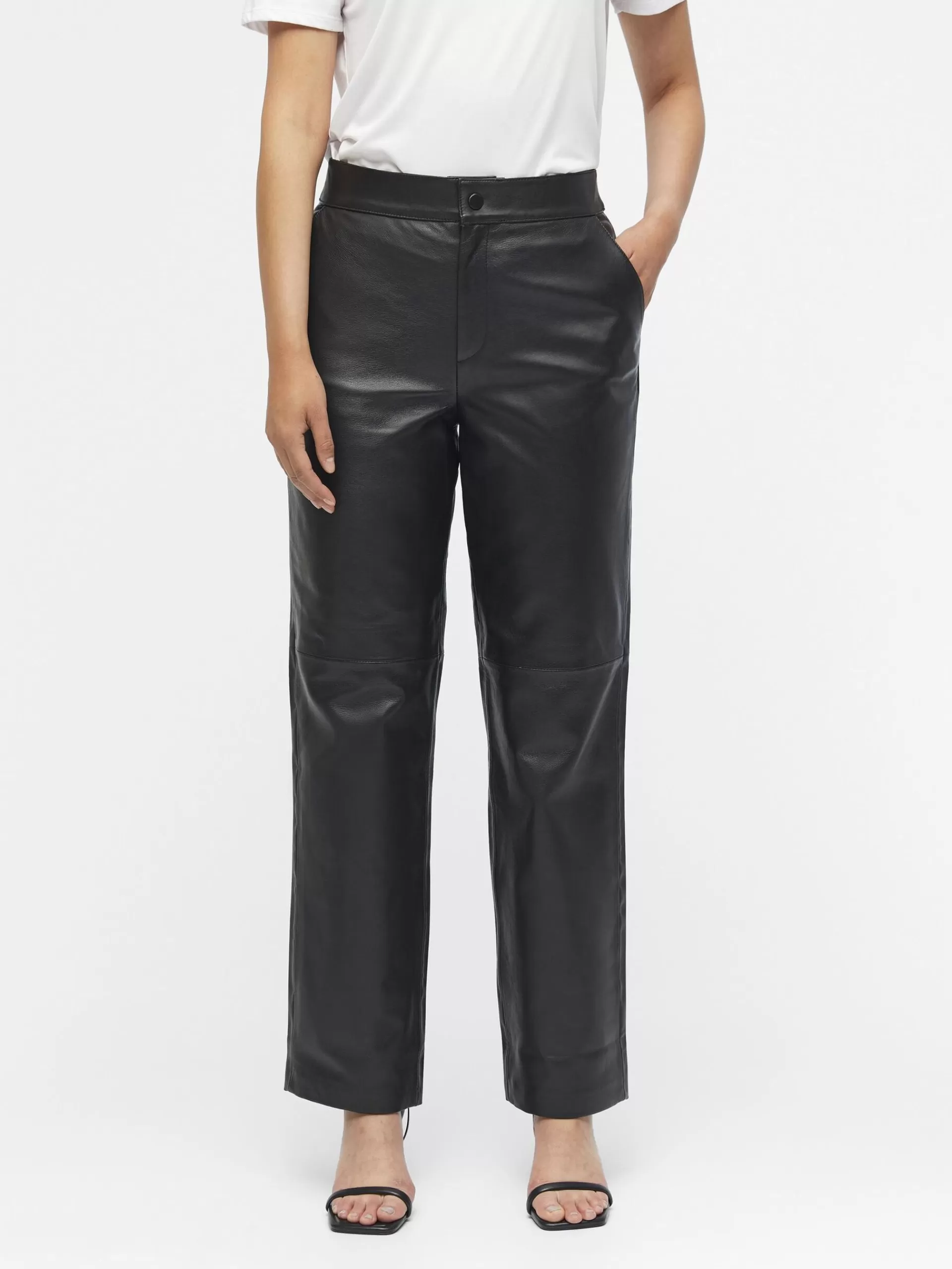 OBJECT CROPPED SKINNBUKSE