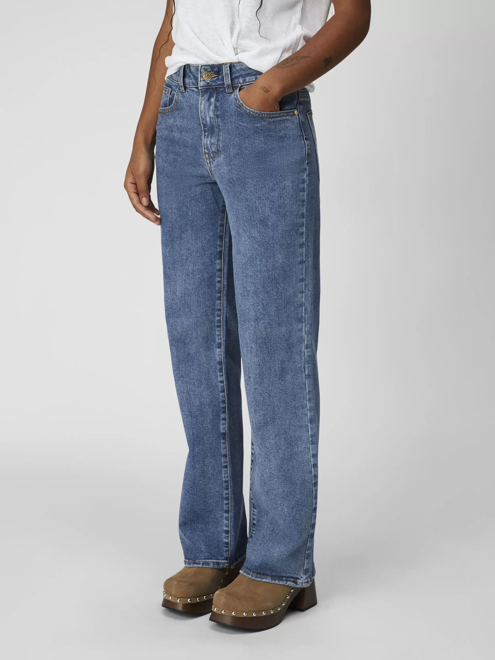 OBJECT MIDDELS HØY MIDJE JEANS MED VID PASSFORM